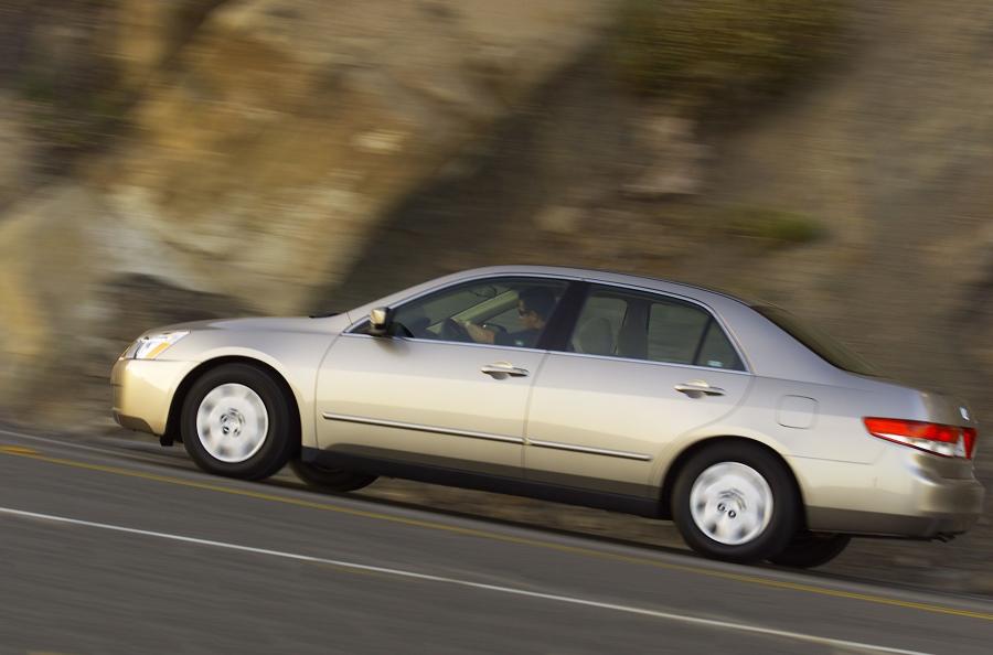  Honda Accord 2003 года  (US) (фото 13 из 43)